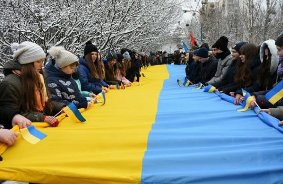 Найкращі практики та уроки щодо розвитку молодіжних партнерств, синергій та згуртованості